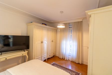 Casa de condomínio à venda com 632m², 4 quartos e 6 vagas Casa de condomínio à venda com 632m², 4 quartos e 6 vagasSuíte 2