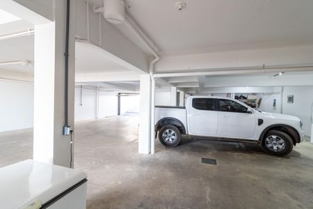 Casa de condomínio à venda com 632m², 4 quartos e 6 vagas Casa de condomínio à venda com 632m², 4 quartos e 6 vagasGaragem