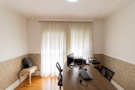 Casa de condomínio à venda com 632m², 4 quartos e 6 vagas Casa de condomínio à venda com 632m², 4 quartos e 6 vagasSuíte 4