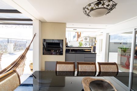 Casa de condomínio à venda com 632m², 4 quartos e 6 vagas Casa de condomínio à venda com 632m², 4 quartos e 6 vagasÁrea gourmet