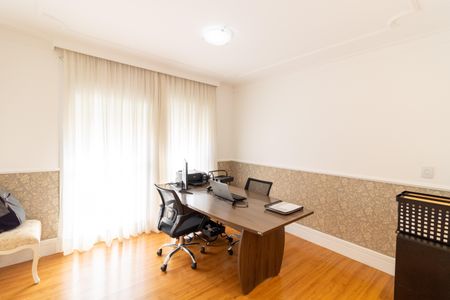 Casa de condomínio à venda com 632m², 4 quartos e 6 vagas Casa de condomínio à venda com 632m², 4 quartos e 6 vagasSuíte 4