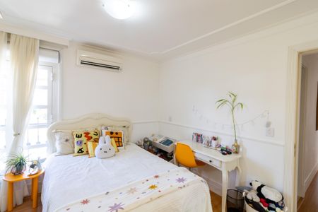 Casa de condomínio à venda com 632m², 4 quartos e 6 vagas Casa de condomínio à venda com 632m², 4 quartos e 6 vagasSuíte 3