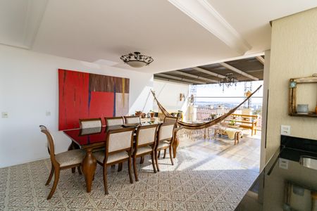 Casa de condomínio à venda com 632m², 4 quartos e 6 vagas Casa de condomínio à venda com 632m², 4 quartos e 6 vagasÁrea gourmet