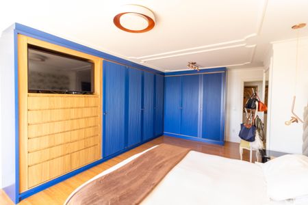 Casa de condomínio à venda com 632m², 4 quartos e 6 vagas Casa de condomínio à venda com 632m², 4 quartos e 6 vagasSuíte 1