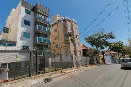 Apartamento à venda com 102m², 3 quartos e 2 vagas Apartamento à venda com 102m², 3 quartos e 2 vagasFachada