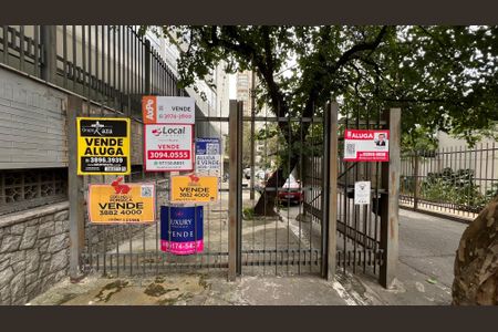 Casa à venda com 200m², 2 quartos e sem vagaFachada