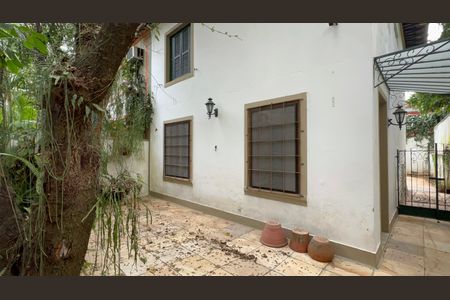 Casa à venda com 200m², 2 quartos e sem vagaQuintal