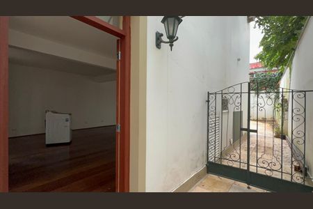 Casa à venda com 200m², 2 quartos e sem vagaQuintal