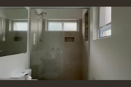 Casa à venda com 200m², 2 quartos e sem vagaBanheiro da Suíte