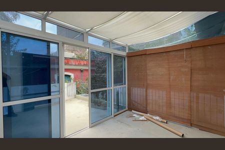 Casa à venda com 200m², 2 quartos e sem vagaTerraço