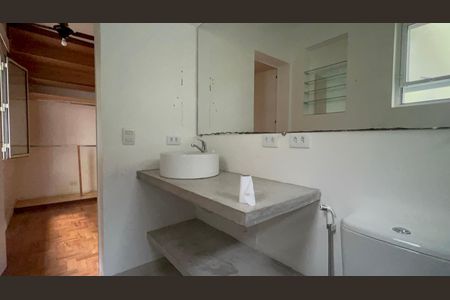 Casa à venda com 200m², 2 quartos e sem vagaBanheiro da Suíte