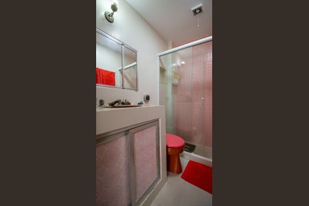 Apartamento à venda com 130m², 3 quartos e 1 vaga Apartamento à venda com 130m², 3 quartos e 1 vagaBanheiro da Suíte 2