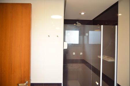 Apartamento à venda com 93m², 3 quartos e 2 vagasBanheiro da Suíte