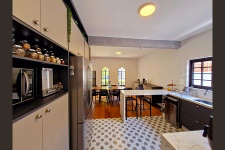 Casa à venda com 249m², 3 quartos e 2 vagas Casa à venda com 249m², 3 quartos e 2 vagasCozinha