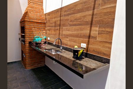 Casa à venda com 249m², 3 quartos e 2 vagas Casa à venda com 249m², 3 quartos e 2 vagasChurrasqueira