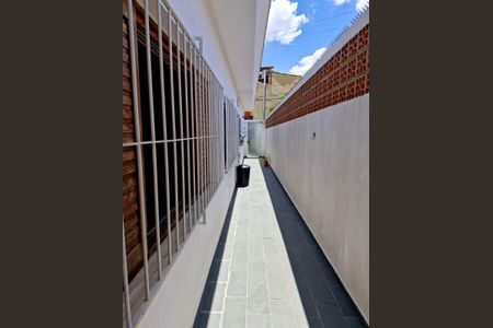 Casa à venda com 249m², 3 quartos e 2 vagas Casa à venda com 249m², 3 quartos e 2 vagasÁrea Externa