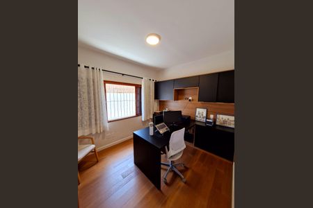 Casa à venda com 249m², 3 quartos e 2 vagas Casa à venda com 249m², 3 quartos e 2 vagasQuarto 2