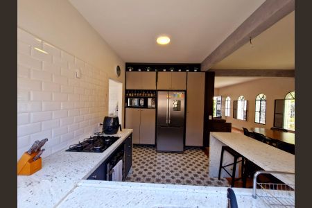 Casa à venda com 249m², 3 quartos e 2 vagas Casa à venda com 249m², 3 quartos e 2 vagasCozinha