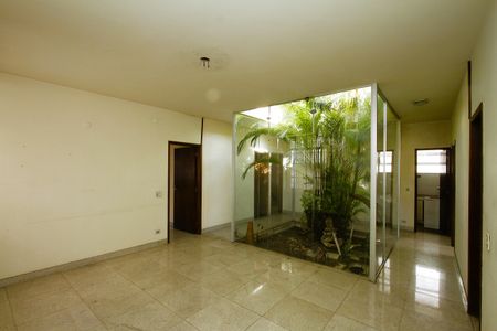 Casa à venda com 360m², 4 quartos e 4 vagasSala 2