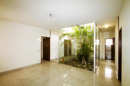 Casa à venda com 360m², 4 quartos e 4 vagasCozinha