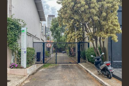 Casa à venda com 105m², 3 quartos e 2 vagas Casa à venda com 105m², 3 quartos e 2 vagasFachada