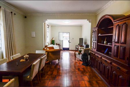 Casa à venda com 220m², 3 quartos e 1 vaga Casa à venda com 220m², 3 quartos e 1 vagaSala