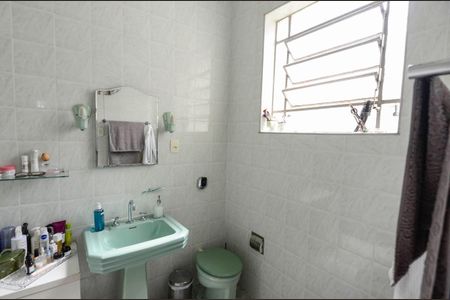 Casa à venda com 220m², 3 quartos e 1 vaga Casa à venda com 220m², 3 quartos e 1 vagaBanheiro