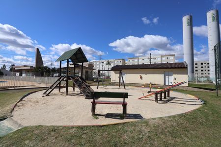 Casa de condomínio à venda com 75m², 3 quartos e 2 vagasÁrea comum - Playground