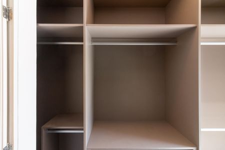 Apartamento à venda com 74m², 1 quarto e 1 vaga Apartamento à venda com 74m², 1 quarto e 1 vagaCloset da suíte