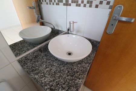 Apartamento para alugar com 59m², 2 quartos e 1 vagaBanheiro da Suíte 2