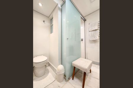 Apartamento para alugar com 111m², 3 quartos e 1 vaga Apartamento para alugar com 111m², 3 quartos e 1 vagaBanheiro da Suíte