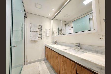 Apartamento para alugar com 111m², 3 quartos e 1 vaga Apartamento para alugar com 111m², 3 quartos e 1 vagaBanheiro da Suíte