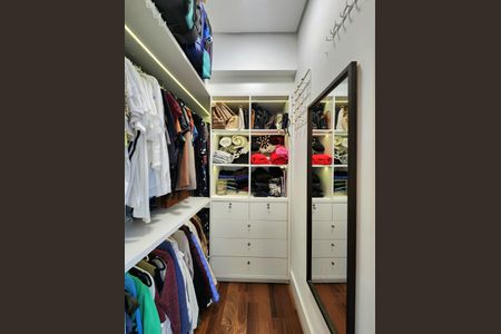 Apartamento para alugar com 111m², 3 quartos e 1 vaga Apartamento para alugar com 111m², 3 quartos e 1 vagaCloset da suíte