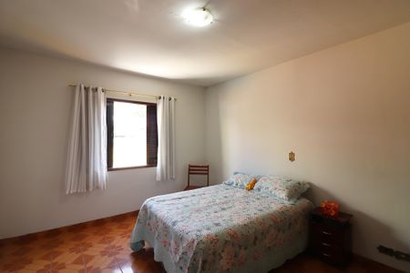 Casa à venda com 195m², 3 quartos e 2 vagasQuarto 2