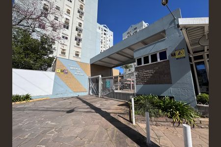 Apartamento para alugar com 57m², 2 quartos e 1 vaga Apartamento para alugar com 57m², 2 quartos e 1 vagaFachada