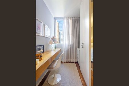 Apartamento à venda com 3 quartos, 131m² em Vila Uberabinha, São Paulo