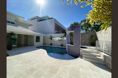 Casa à venda com 612m², 5 quartos e 4 vagas