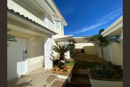Casa à venda com 612m², 5 quartos e 4 vagas