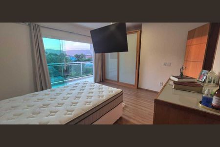 Casa à venda com 2 quartos, 150m² em Piratininga, Niterói