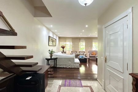 Apartamento à venda com 215m², 3 quartos e 2 vagas Apartamento à venda com 215m², 3 quartos e 2 vagasSala