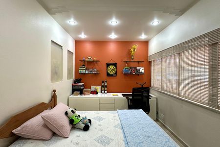 Apartamento à venda com 215m², 3 quartos e 2 vagas Apartamento à venda com 215m², 3 quartos e 2 vagasQuarto 01