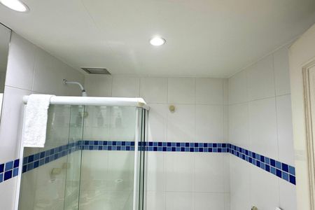 Apartamento à venda com 215m², 3 quartos e 2 vagas Apartamento à venda com 215m², 3 quartos e 2 vagasBanheiro Social