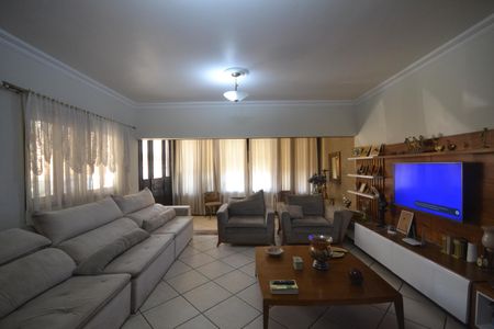 Casa para alugar com 420m², 4 quartos e 3 vagasSala
