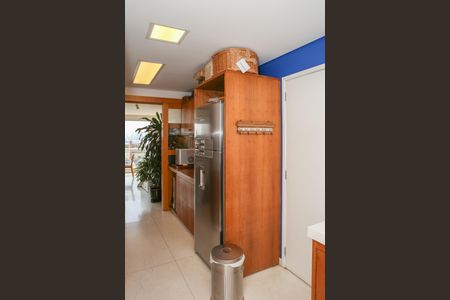 Apartamento à venda com 162m², 3 quartos e 3 vagas Apartamento à venda com 162m², 3 quartos e 3 vagasCozinha