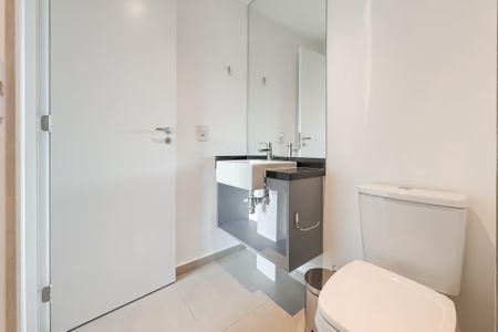 Apartamento à venda com 47m², 2 quartos e 1 vaga Apartamento à venda com 47m², 2 quartos e 1 vagaBanheiro da Suíte 2