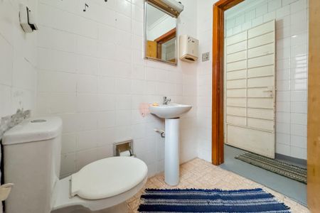 Casa à venda com 315m², 5 quartos e 1 vaga Casa à venda com 315m², 5 quartos e 1 vagaBanheiro 2 - Casa 2
