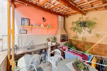 Casa à venda com 315m², 5 quartos e 1 vaga Casa à venda com 315m², 5 quartos e 1 vagaÁrea de Lazer e Churrasqueira