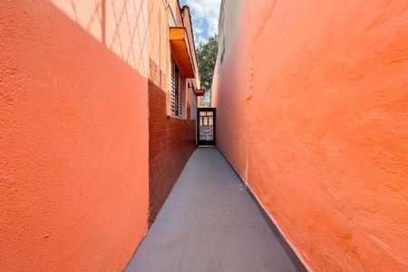 Casa à venda com 315m², 5 quartos e 1 vaga Casa à venda com 315m², 5 quartos e 1 vagaCorredor de Entrada