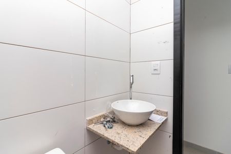 Banheiro de apartamento à venda com 1 quarto, 32m² em Parada Inglesa, São Paulo