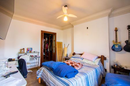 Casa à venda com 567m², 3 quartos e 8 vagas Casa à venda com 567m², 3 quartos e 8 vagasSuíte 1